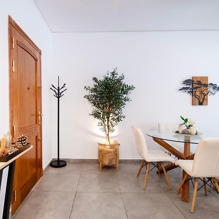 Michael'S Seaside Homely Apartment In Варкиза Екстериор снимка