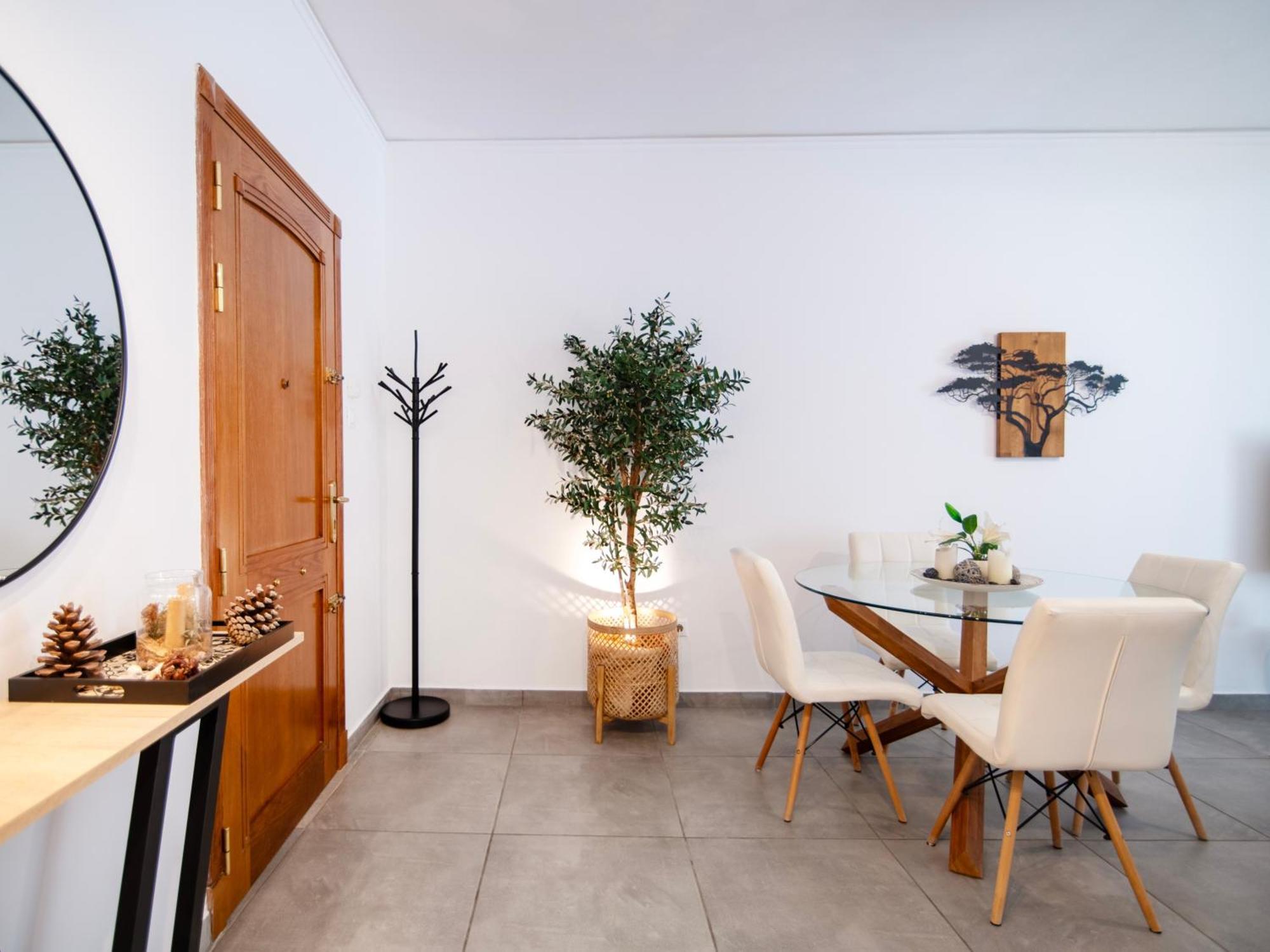 Michael'S Seaside Homely Apartment In Варкиза Екстериор снимка